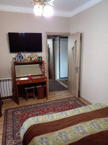 9 ci mikrorayon satilan evler: Bakı, 2 otaqlı, Köhnə tikili, m. Xalqlar Dostluğu, 50 kv. m — 4