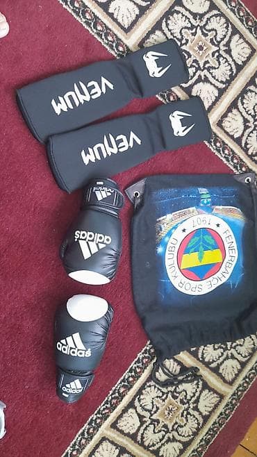 boks torbasi: Salam boks üçün əlcək, çanta və dizdik birlikdə satılır.Tezedir 2-3 — 2