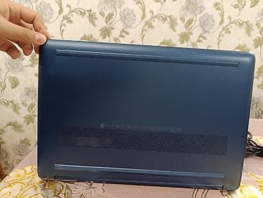 plasteşin 3: HP noutbuk – 15.6" ekranlı, mavi korpuslu model. Komplektdə şarj — 4