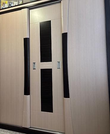 paltar skaf: Dolab satilir Qiymet 180 man Kefiyyetli dolabdir 60 eni,uzunlugu — 3