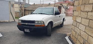 Chevrolet S-10 pikap - Korpus: 2 qapılı, tək kabin - Rəng: ağ -