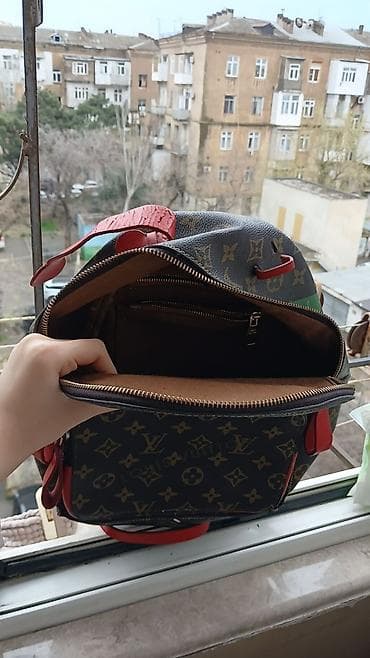 Туристические рюкзаки: Louis Vuitton stilində qadın bel-çiyin üçün sırt çantası.Zamok biraz — 3
