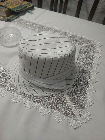 bas: Ağ rəngli, incə boz zolaqlı qadın şlyapası. - Model: dar torlu üst — 3