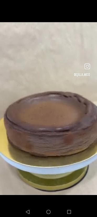 Şokoladlı “Basque” üslubunda cheesecake - Kremli tekstura, yüngül