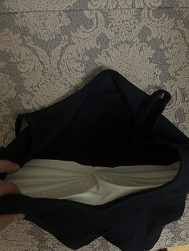 nike tech: Qadın qara crop top – “Howlin’ Wolf” printli - Model: nazik çiyin — 4