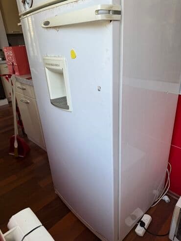 soyuducu su: İşlənmiş 2 qapılı Beko Soyuducu Satılır, rəng - Ağ, Dispenserli — 3