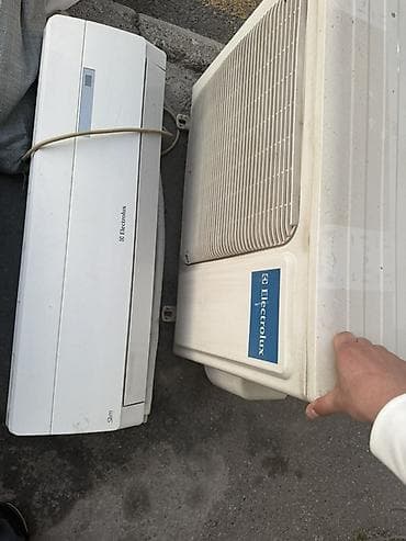 Аристоны: Кондиционер Electrolux, 40-45 м², Сплит-система — 2