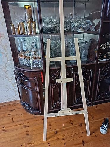 saxta baba sekili: Molbert — 2