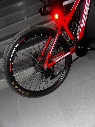 versabet: Toba dağ velosipedi – parlaq qırmızı rəngdə, yüngül və möhkəm — 3