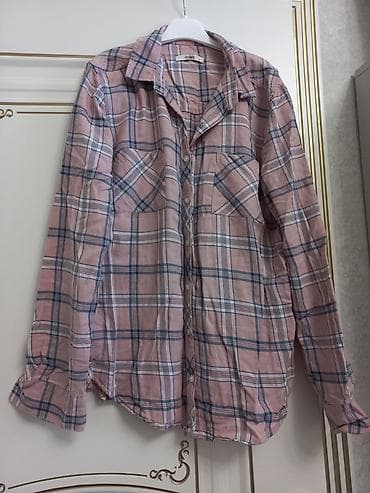 topdan paltar satisi: Hər biri 10 azn. ilk ikisi s-m razmer. saroçkalar oversize modeldir — 6