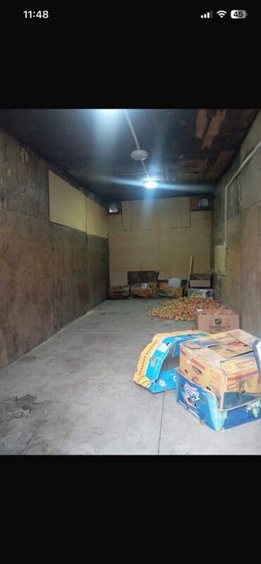 Soyuducu vitrinləri: Kamaz kuzasi 2200 azn 12 palet turkun paleti ilə mal tutur 12 — 2