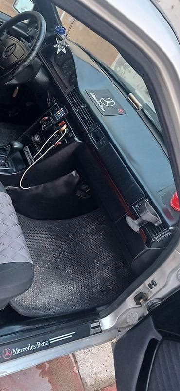 amg disk type 1 per page 40: Mercedes-Benz sedan (W124 kuzov) - Korpus: sedan, gümüşü rəng - Kuzov — 9