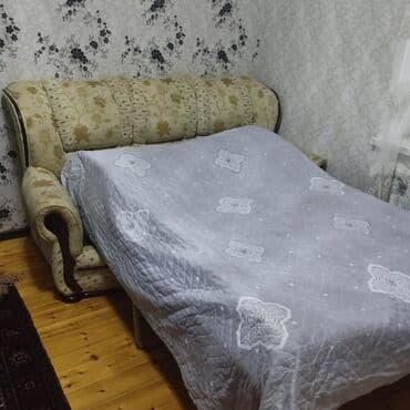 divanlar işlenmiş: Di̇van-kravat, İşlənmiş, Açılan, Çatdırılma yoxdur — 2