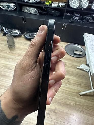 Video oyunlar və konsollar: IPhone 15, 128 GB, Black Titanium, Face ID — 3