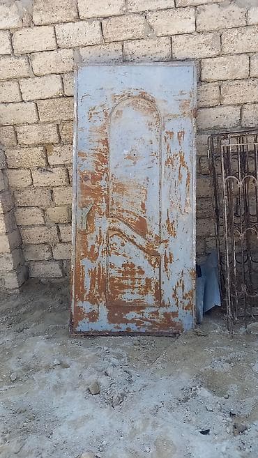 dəmir fermalar: Mənzil üçün İşlənmiş Giriş qapısı Zamok ilə, Zəmanətsiz, Ödənişli quraşdırma, Ödənişli çatdırılma — 1