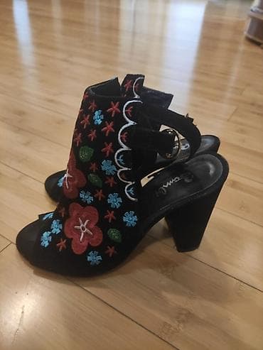 женские босоножки черные на тракторной подошве: Qadın açıq burunlu dabanlı ayaqqabı.Tezedir Geyinilmeyib,25m.Bambi — 2