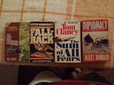 книги на английском бишкек: Книги на английском языке в хорошем состояние.Цена 5 маната. есть — 4