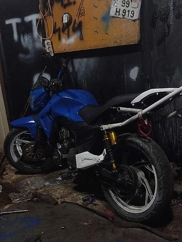 mapet xirdalan: Mavi rəngdə küçə tipli motosiklet - Rəng: Parlaq mavi (qara və ağ — 2