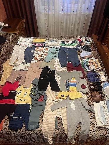 Bayram kostyumları: 0-1.5 oğlan uşağı üçün ideal veziyetde paltarlar. Hərşey mövcutdur — 3