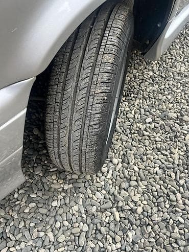 şüşe: Lada Samara sedan, gümüşü rəng. - Kuzov: 4 qapı, ön və arxa bamperlər — 8