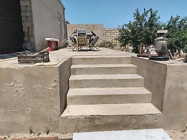 Satılır: həyət evi Əlaqə nömrəsi: 0506307210 - Tikinti: daş divarlar — 4