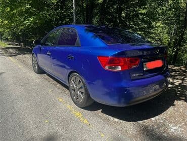 Yağlar və avtokimyəvi maddələr: Kia Cerato: 2 l | 2009 il Sedan — 10