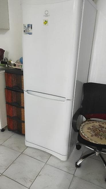qapi zvanoku: Indesit iki qapılı soyuducu - Aşağıda dondurucu bölmə, yuxarıda — 3
