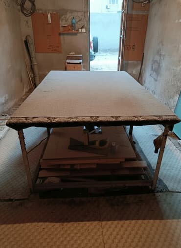 Dülgər işi üçün böyük ölçülü iş masası Üst hissəsi dikt, dəmir lalafo.az -da Dülgər işi üçün böyük ölçülü iş masası Üst hissəsi dikt, dəmir