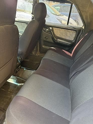 QAZ 31105 Volga: 2.3 l | 2004 il 374112 km Sedan — 5