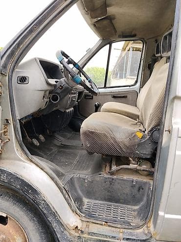 bmw e39 disk teker: Yük daşıma üçün bortlu kiçik yük maşını - Korpus: ikiqapılı kabin — 3