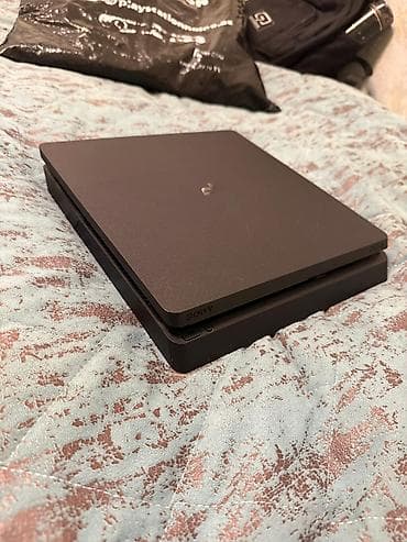 nubia red magic: Sony PlayStation 4 Slim konsolu - Rəng: qara, kompakt “Slim” korpus - — 1
