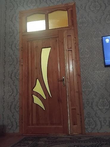 Taxta otaq qapısı – dekorativ şüşəli model qiymetde endirim olacaq -