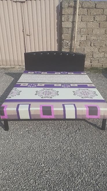 Kravat təzə Hazırı var Çatdırılma münasib qiymətə 1 nəfərlik 50 manat