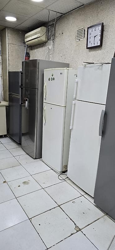 2 qapılı Samsung Soyuducu Satılır, rəng - Ağ, Təkərli