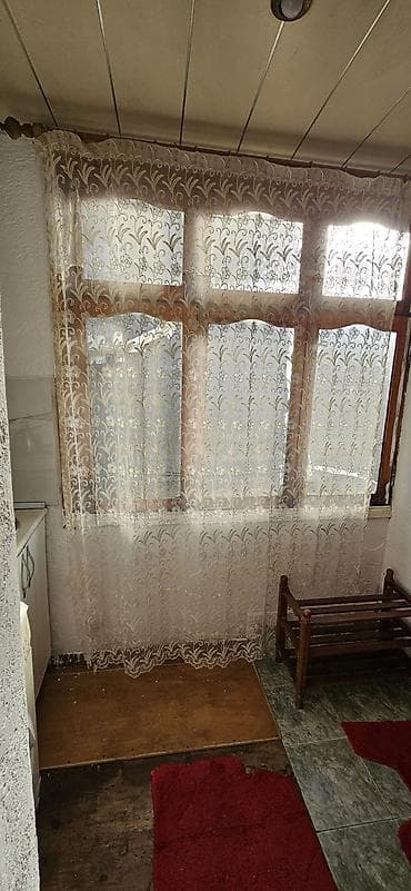 Гаражи: Qara Qarayev metrosunun yanı Ayla şadliq sarayı ile üz üzə olan yol — 4