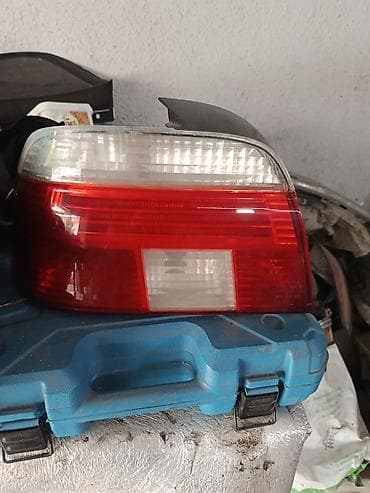 e39 radiator: Arxa sağ stop fənəri – sedan/kupelər üçün klassik tip - Korpus — 1
