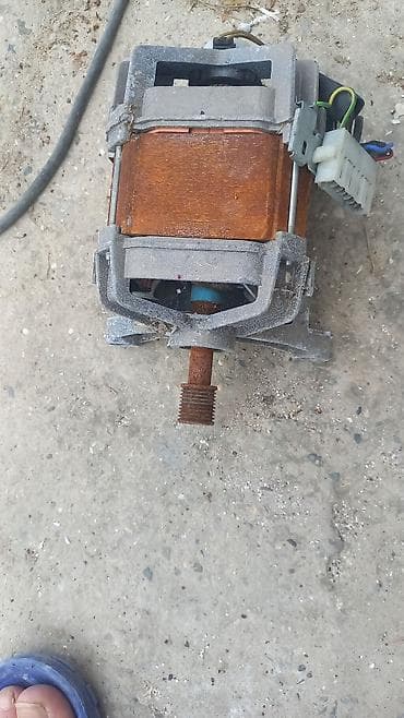 su ceken mator: Paltaryuyan matorları cürbəcür 25 30 manat civarı 220 380 Motorlar — 10