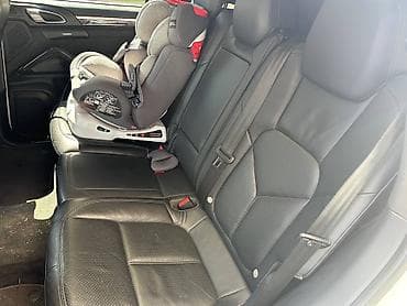 gx lexus 470: Ağ rəngdə olan Porsche Cayenne avtomobili. Qabaq tərəfində duman — 3