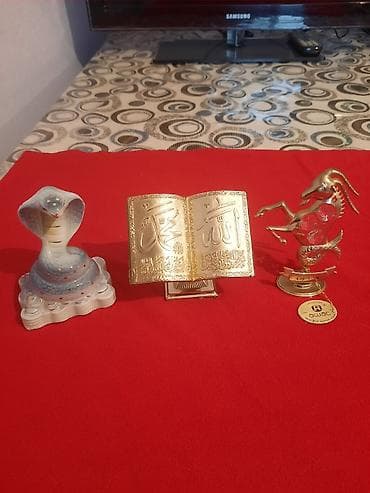 gitara barter: Suvinirler birlikde 5 AZN.Barter yoxdur,çatdirilma Ehmedli metrosu — 1