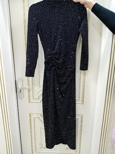 Личные вещи: Qadın gecə/libas paltarı - Rəng: qara, üzərində xırda parıltılı — 1