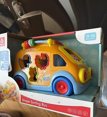Hola Shape Sorting Bus – interaktiv uşaq oyuncağı - Yaş qrupu: 18–36