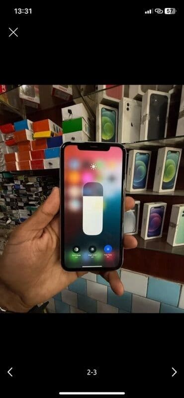 продать айфон 4: IPhone 11, Белый — 2