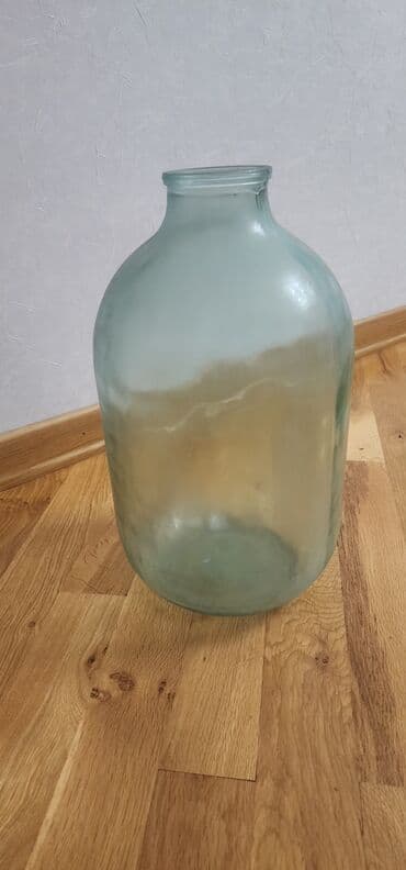 bankalar: Şüşə balon/demijohn

-12 litrlik şūse balon. satilir — 1