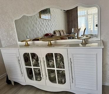 skafi: Ağ rəngli klassik bufet və böyük güzgü dəsti. - Material: MDF/taxta — 1