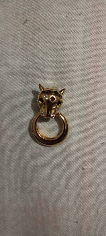 Bir tay sırğa, materialın nə olduğunu bilmirəm