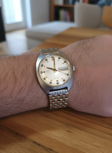 Qol saatı, rəng - Gümüşü