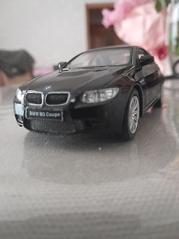 BMW M3 Coupe diecast model maşın - Model: BMW M3 Coupe (E92 dizaynı) — 1
