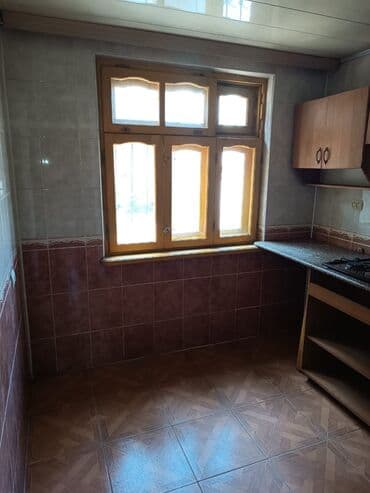 qarayevde kiraye evlər: Saray, 2 otaqlı, Köhnə tikili, 33 kv. m — 3