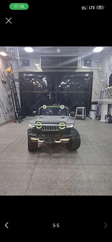 jeep wj: Uşaq üçün elektrikli off-road Jeep tipli maşın - Korpus: boz/qara — 3