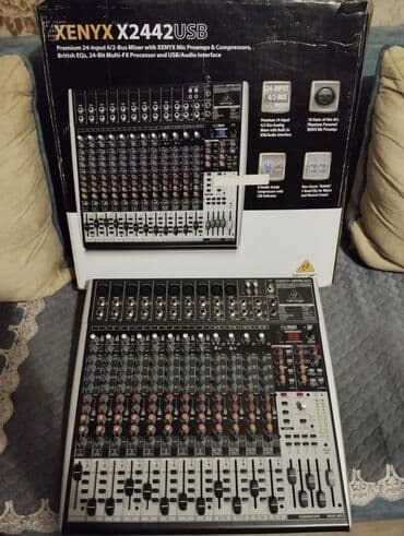 Səsgücləndirmə və səhnə üçün tam professional audio seti - Mikser